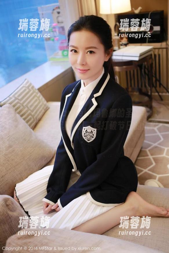 模范学院 - Manuela玛鲁娜的圣诞写真：原图和套图让我们一起打破节日的沉闷！