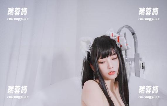 谁能拒绝清颜颜子的镂空美图？分享给我，咱们一起深刻讨论一下。