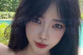 微密圈 – 琳铛铛那无处不在的女仆气息：她的写真集，高清得让人想多看几遍。