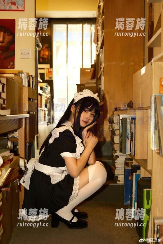 白莉爱吃巧克力户外写真集：高清画质，简直像是把大自然偷搬进了家里，记得不要上山采蘑菇哦！