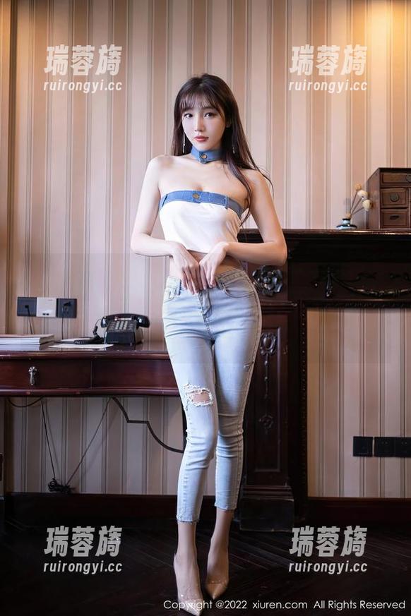 秀人网 - youOvOyou职业装——当你想把图像变成壁纸、也想把办公室变成时尚秀场！