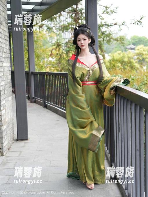秀人网 - 在乔伊joy的粉色宇宙里：精选图库，仿佛置身于另一种柔情