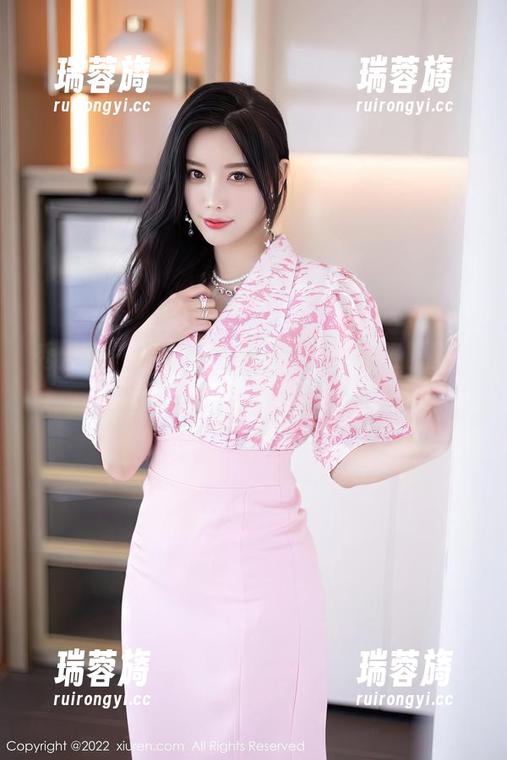 秀人网-凌希儿 秀人网 - 观看这组凌希儿的体操服原图,才知道什么叫轻盈灵动!