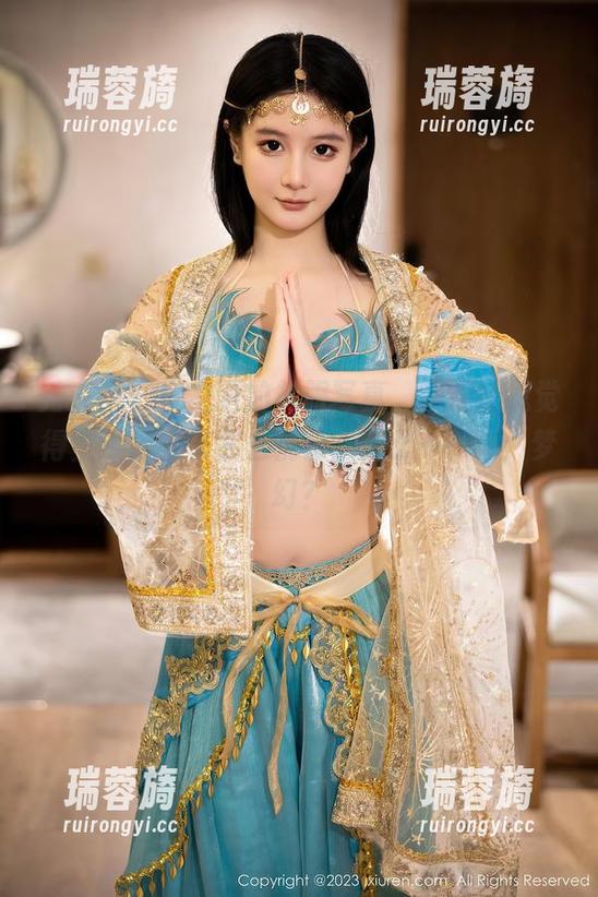 秀人网 - 唐安诺的礼服写真，简直让我觉得生活也可以那么优雅、那么……呃，梦幻？