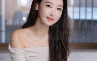 秀人网 – 为什么是小逗逗的最新白色作品让人想跃进冰箱？资源你准备好了吗？