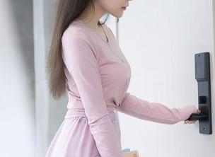 秀人网 – 看！柚柚小奶瓶的校服写真，美图中释放出无限青春活力！