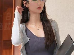 秀人网 – 白洁Bessie的写真：我以为只要是白色就该很厉害，结果还是她让人心动
