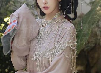 秀人网 – 艺轩红裙合集：那些图片，真是让人又爱又恨，怎么个忍心不点开！