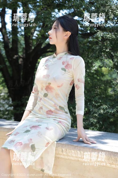 秀人网 - 海边悄悄诉说，陈思琪Art的写真让壁纸也开始闪耀！