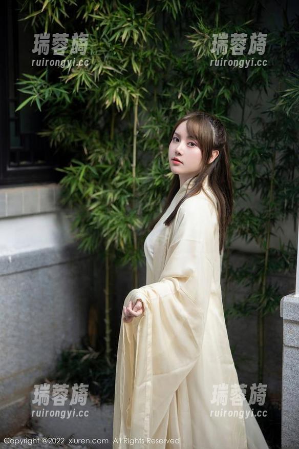 秀人网-龙女sunny 秀人网 - 居家也能时尚,龙女sunny的日常照简直是图片资源的宝藏!