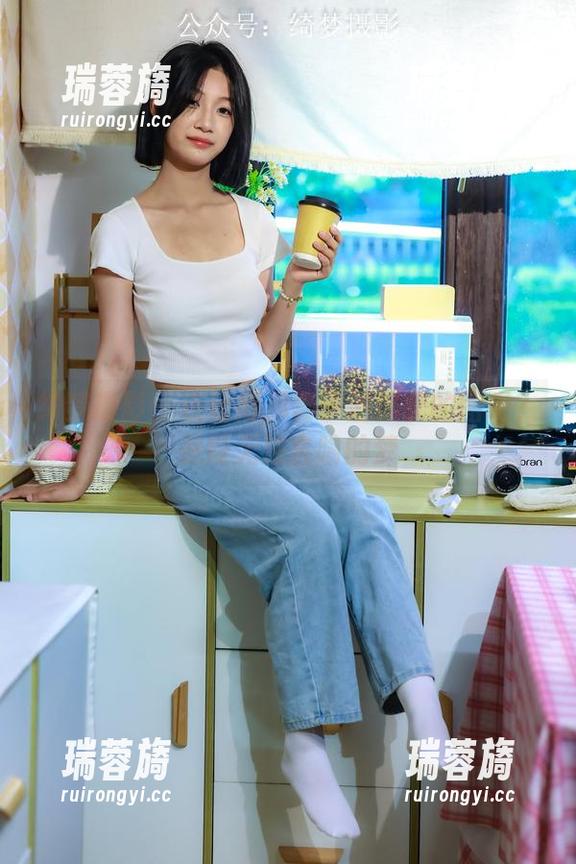 绮梦摄影 - 还记得那套子涵修女的图吗？是段无法言喻的梦