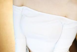 美媛馆 – 如果生活是一场时尚秀，伊小七MoMo的丝袜写真绝对是我的开场白。