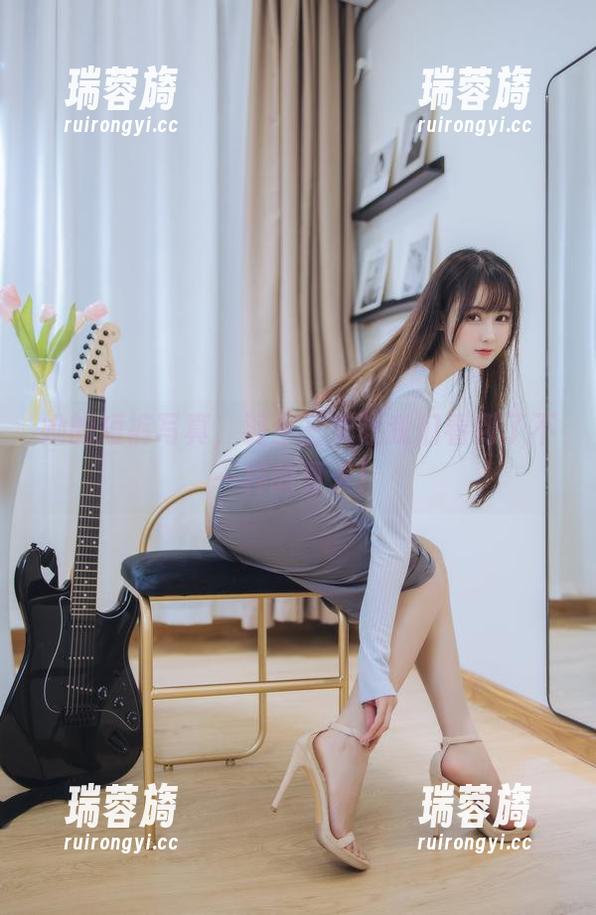 她的短裤写真，羽生三未让我们看到了不一样的夏天！