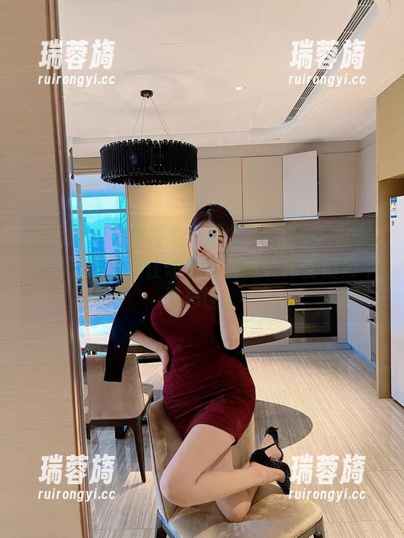 微密圈 - 总有那么一瞬，脸红Dearie的原图让我忍不住想多看几眼…男主视角不可思议。