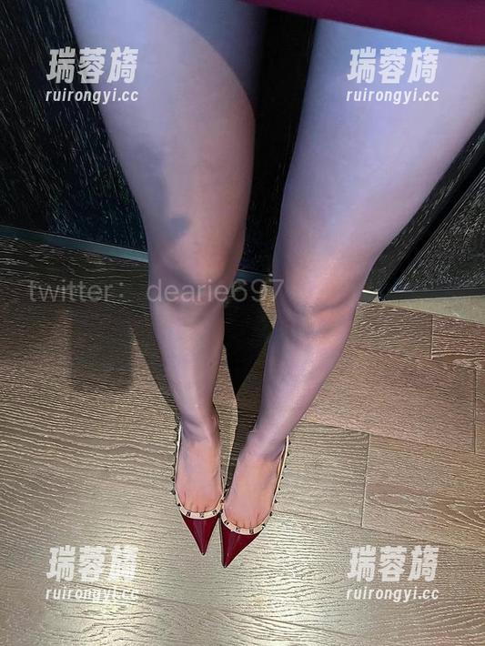 脸红Dearie 微密圈 - 红衣小娇妻美图合集,脸红Dearie:带你开启“哈哈哈”的新篇章!
