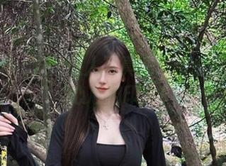 腐团儿Ikaros双人写真集：带你看她俩的‘心心相印’！