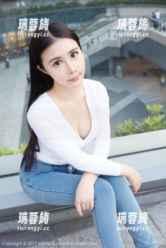 蜜桃社 - 想要小魔女lily的套装福利？图包送给你满满惊喜，别错过哦！