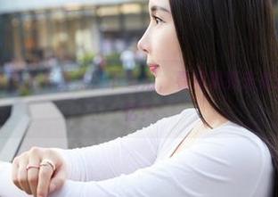 蜜桃社 – 油亮杏子写真集：下载后，看见明亮未来还是心酸的回忆？