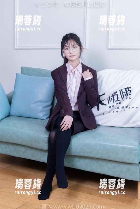 袜啵啵-瑶瑶 袜啵啵 - 高清写真?不不不,这是瑶瑶在睡衣里发光发热的真实写照!