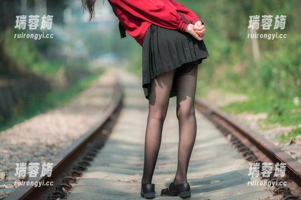 黑丝百合，西瓜少女的夏日特供！原图下载送给姐妹们的宠爱！