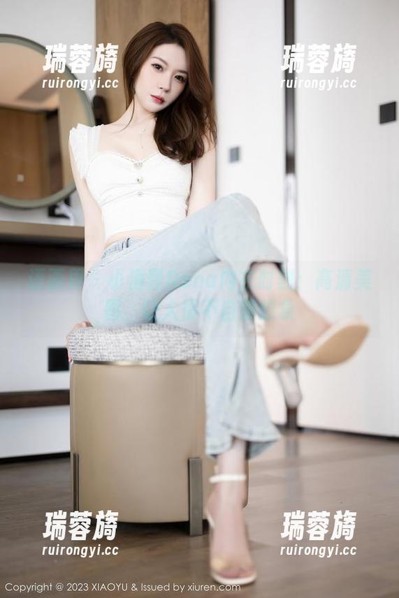 语画界 - 小海臀Rena内衣时刻：高清美图，让人情不自禁想象