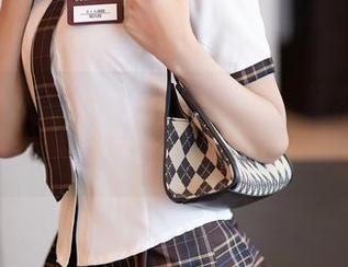 语画界 – 精选图片直击心灵，杨紫嫣用都市风格和修长美腿说‘我就是女主’！
