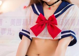 轰趴猫 – 美图精选：曲曲牛仔裤背后的那些事儿，让你忍不住想多看一眼！