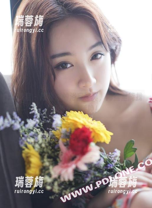 轰趴猫 - 陈雅漫的浴室写真，网盘里能找到的无声呼唤！