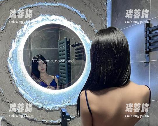 微密圈 - 穿越在短裙与水波间：鱼神鱼的图包集合，让你目不转睛