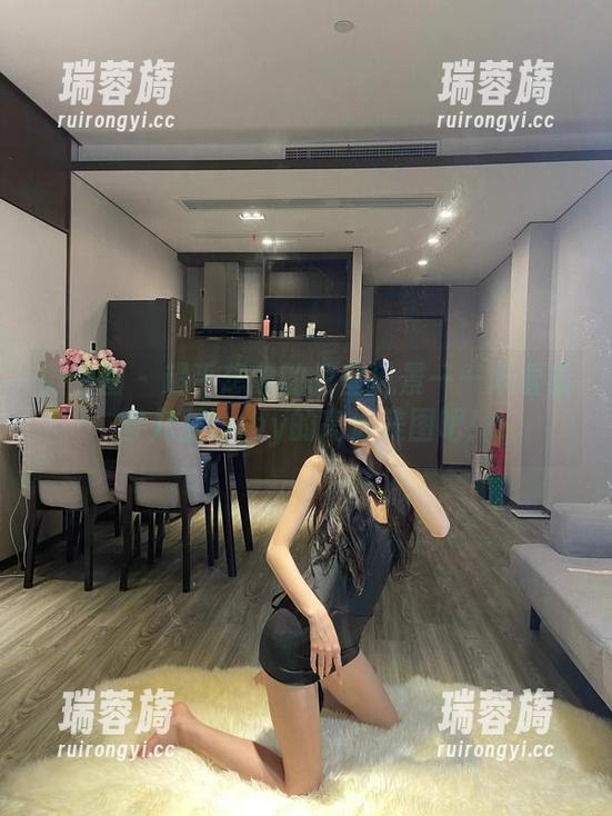 黎允熙baby 微密圈 - 超乎想象的教室风景——来看看黎允熙baby的高清美图吧!